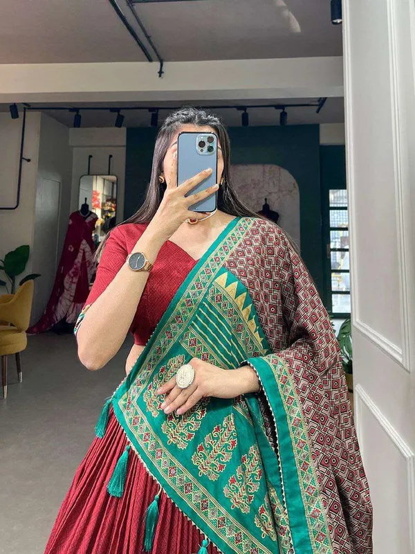 Women_S_Stitched_Ethnic_Lehenga_Choli_With_Zari_Border_And_Contrast_Dupatta