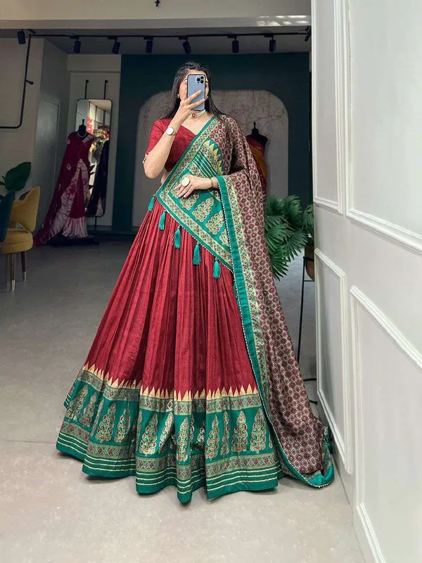 Women_S_Stitched_Ethnic_Lehenga_Choli_With_Zari_Border_And_Contrast_Dupatta