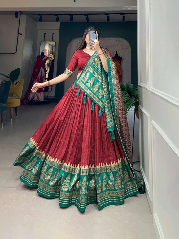 Women_S_Stitched_Ethnic_Lehenga_Choli_With_Zari_Border_And_Contrast_Dupatta