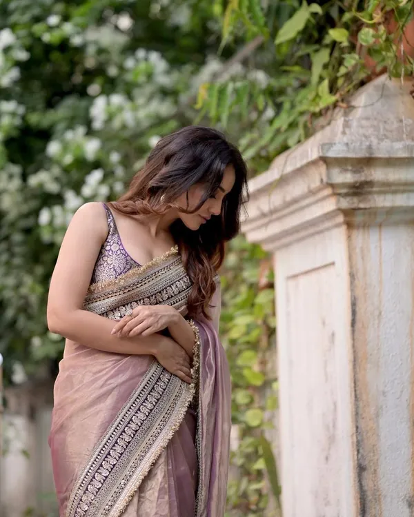 Women_S_Luxurious_Mauve_Purple_Art_Silk_Saree_With_Intricate_Golden_Zari_Broad_Embroidered_Border_Complete_With_Brocade_Blouse_For_Festive_Wedding_Wear
