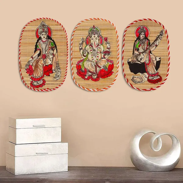 Bamboo_Hand_Crafted_Wall_Hangings_Of_The_Trio_Of_Ganesh_Ji_Laxmi_Ji_And_Sarwasti_Ji_Painting_For_Home_Decor