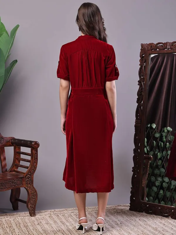 Women_S_Maroon_Velvet_Solid_Printed_Shirt_Midi_Dress_With_Belt