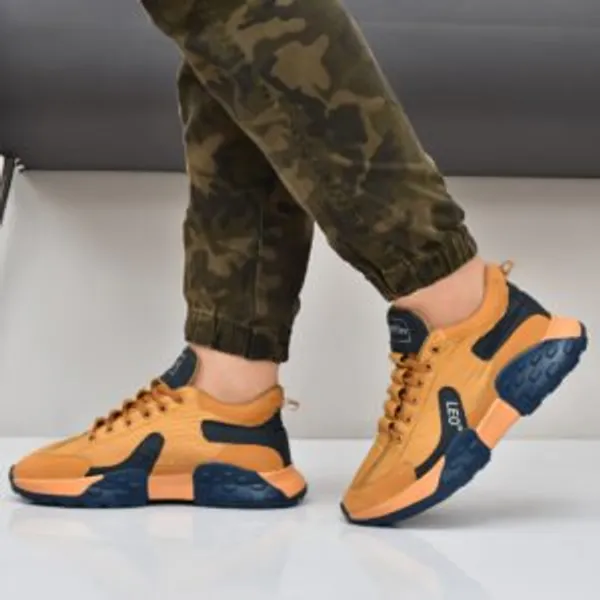 Men_S_Sneaker_On_Parachute_Fabric