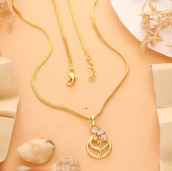 Gold-Tone_Pendant_Necklace_for_Women