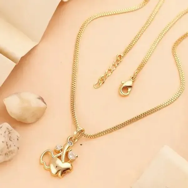 Gold_Brass_Curved_Pendant_Necklace_For_Women