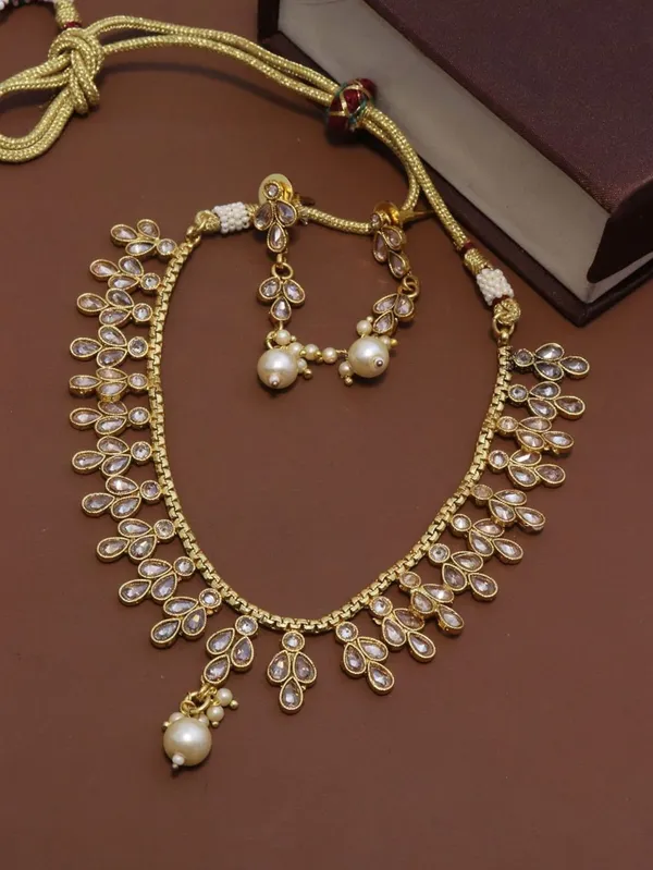 Gold_Tone_Kundan_Necklace_Set_for_Women