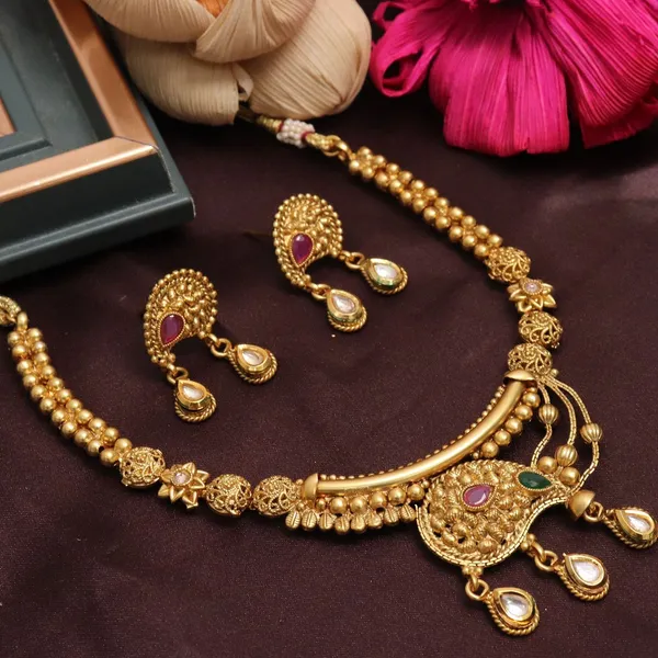 Gold-Tone_Traditional_Necklace_Set_for_Women