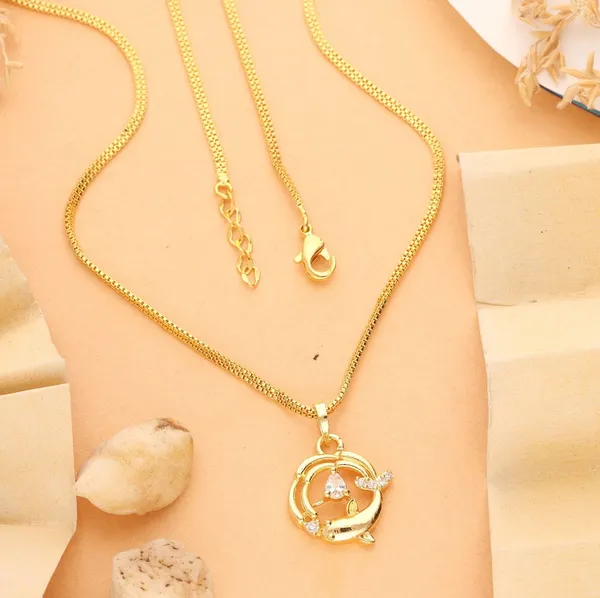 Gold-Tone_Pendant_Necklace_for_Women