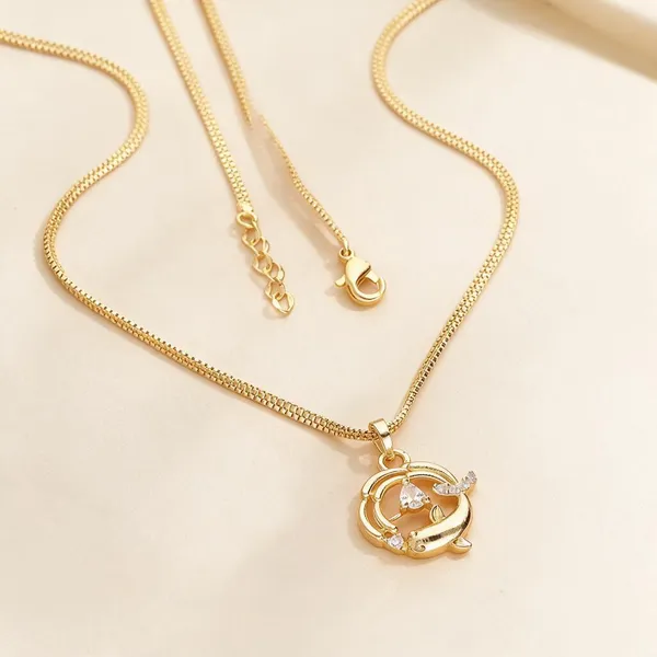 Gold_Brass_Intertwined_Stone_Pendant_Necklace_For_Women