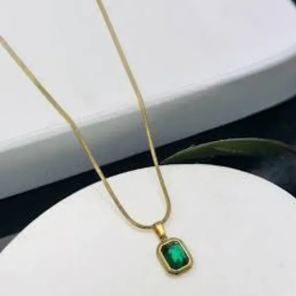 Gold_Stainless_Steel_Rectangular_Pendant_Necklace_For_Women