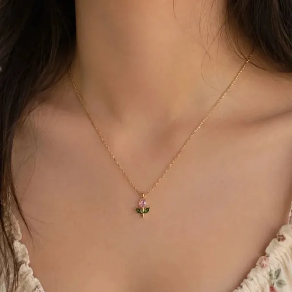 Gold_Tone_Green_Stone_Flower_Pendant_Necklace_For_Women