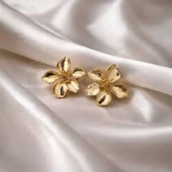 Gold_Stainless_Steel_Daisy_Floral_Stud_Earrings_For_Women_Pack_Of_2
