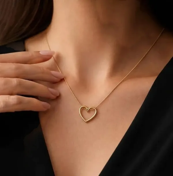 Gold_Stainless_Steel_Heart_Pendant_Chain_Necklace_For_Women