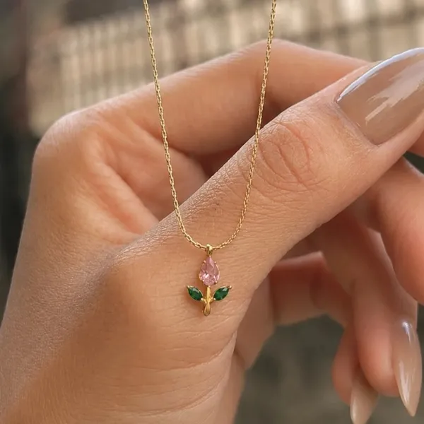 Gold_Tone_Green_Stone_Flower_Pendant_Necklace_For_Women