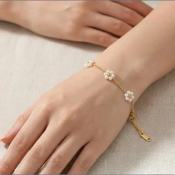 Gold_Tone_Mini_Clover_Chain_For_Women
