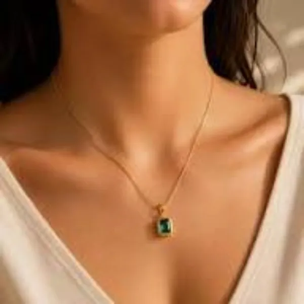 Gold_Stainless_Steel_Rectangular_Pendant_Necklace_For_Women