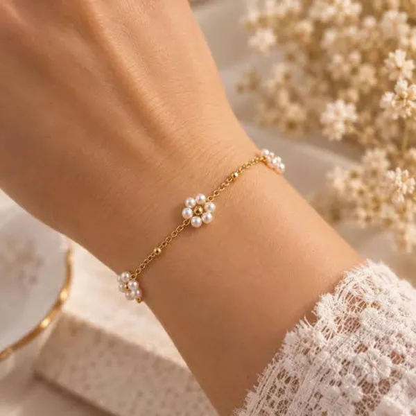 Gold_Tone_Mini_Clover_Chain_For_Women