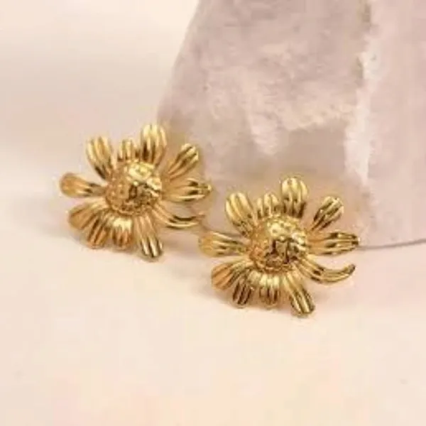 Gold_Tone_Sunflower_Stud_Earrings_For_Women