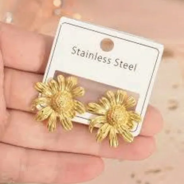 Gold_Tone_Sunflower_Stud_Earrings_For_Women