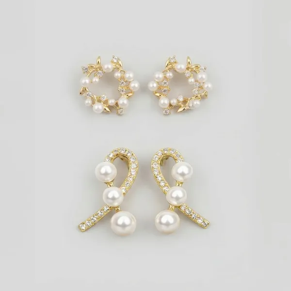 Gold_Stainless_Steel_Pearl_Floral_Stud_Earrings_For_Women_Pack_Of_2