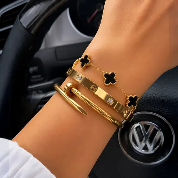 Gold_And_Black_Stainless_Steel_Clover_Charm_Bracelet_Set_For_Women