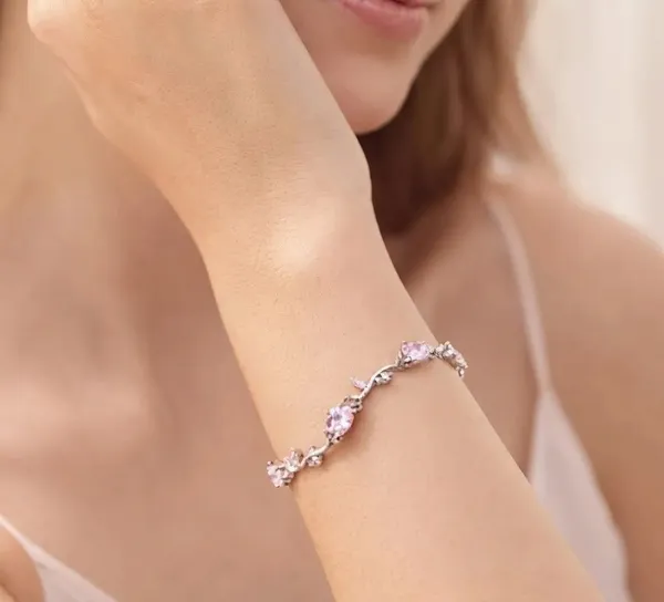 Gold_Stainless_Steel_Floral_Bracelet_For_Women