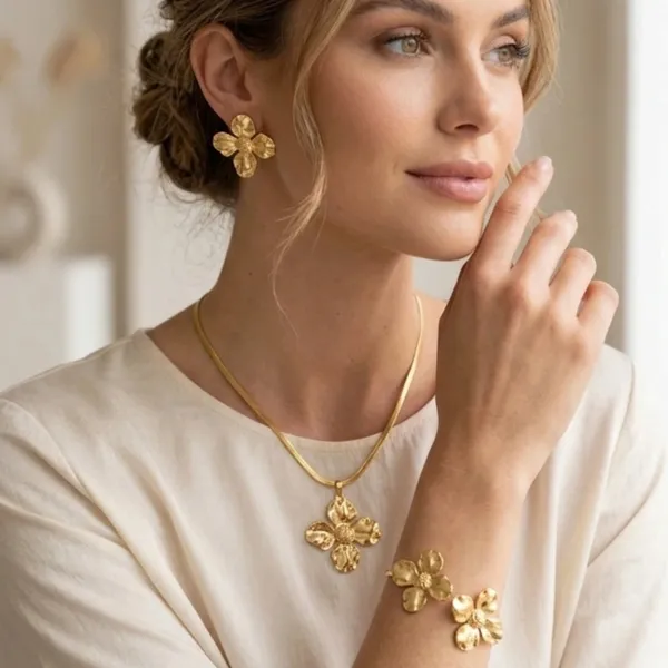 Gold_Tone_Flower_Pendant_Necklace_And_Earrings_Set_For_Women