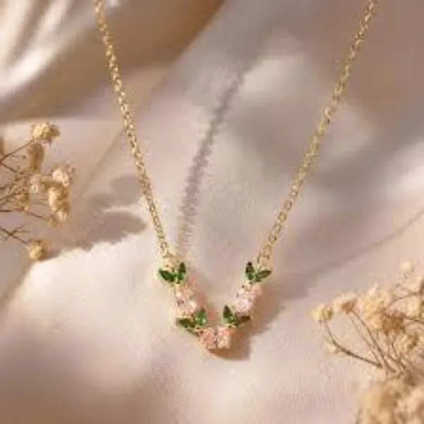 Gold_Stainless_Steel_Floral_Pendant_Necklace_For_Women