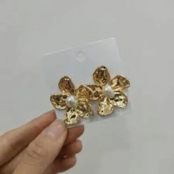 Gold_Stainless_Steel_Floral_Pearl_Stud_Earrings_For_Women_Pack_Of_2