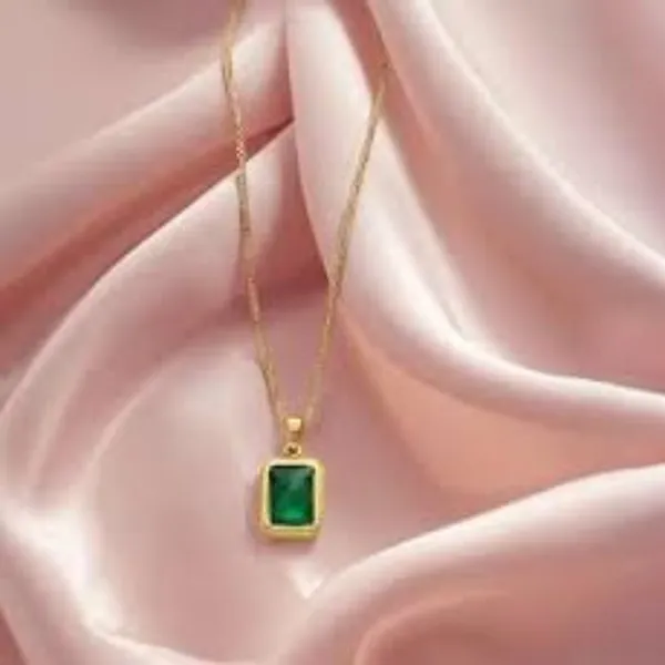Gold_Stainless_Steel_Rectangular_Pendant_Necklace_For_Women