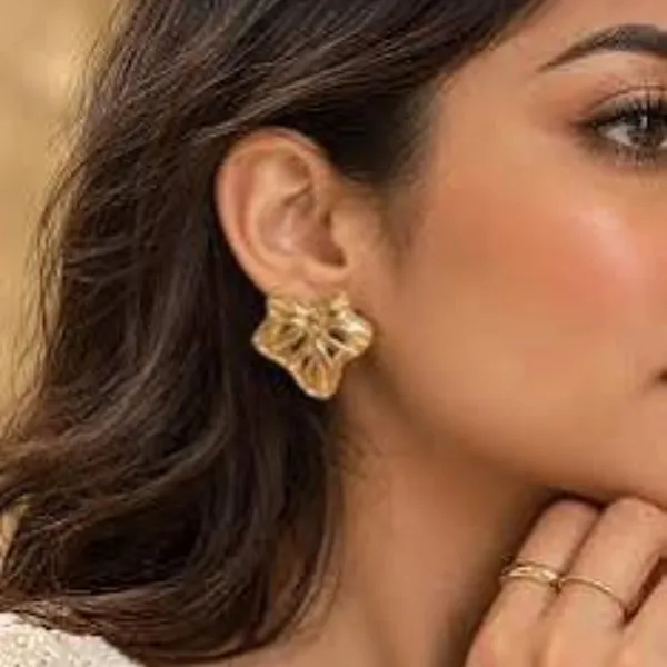 Gold_Tone_Ivy_Leaf_Stud_Earrings_For_Women