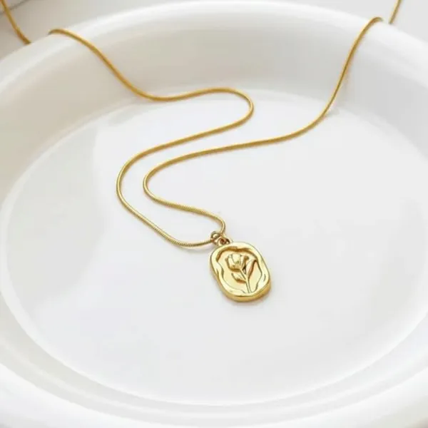 Gold_Tone_Tulip_Coin_Pendant_Necklace_For_Women