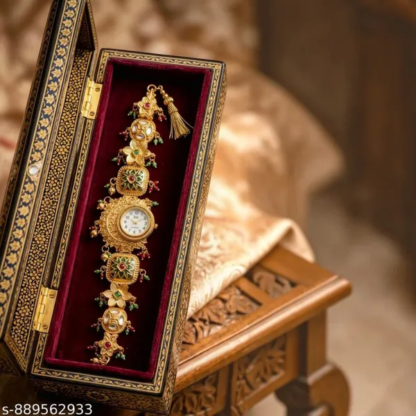 Gold_Stainless_Steel_Analog_Bracelet_Watch_For_Women