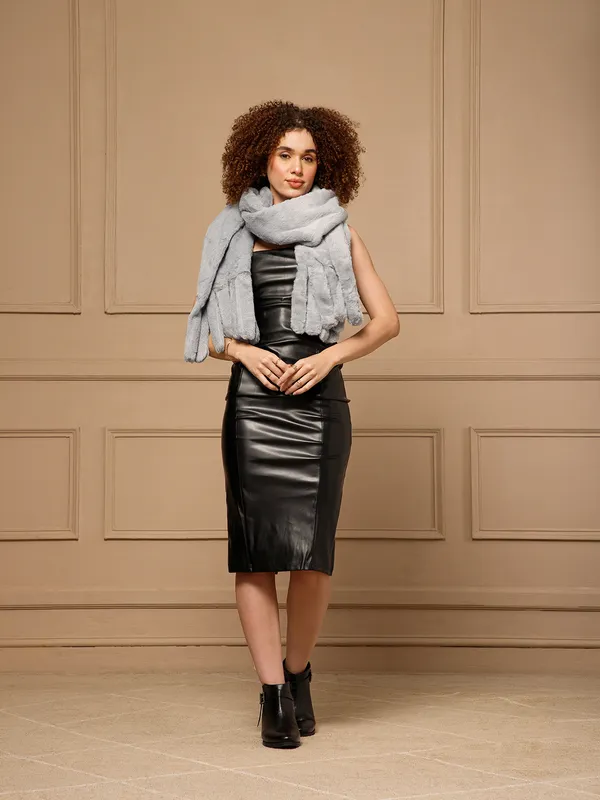 Grey_Textured_Wrap_Scarf_for_Women