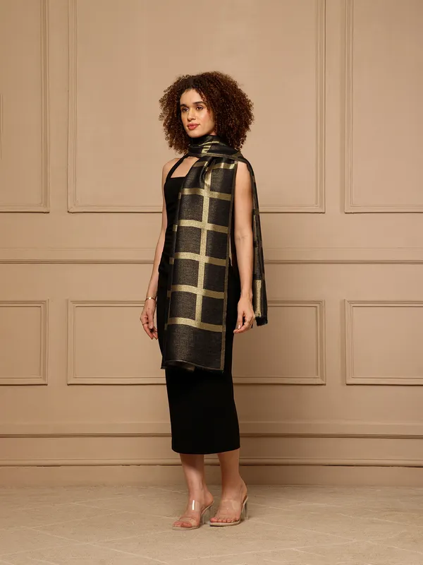 Black_Sleeveless_Midi_Dress_With_Gold_Checked_Stole_for_Women