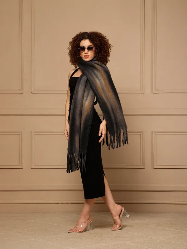 Black_Striped_Fringe_Shawl_for_Women
