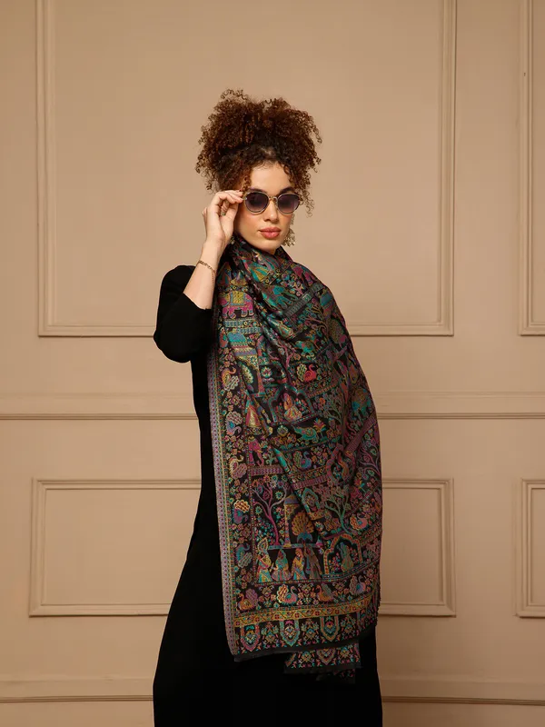 Women_Traditional_Ethnic_Zari_Shawl