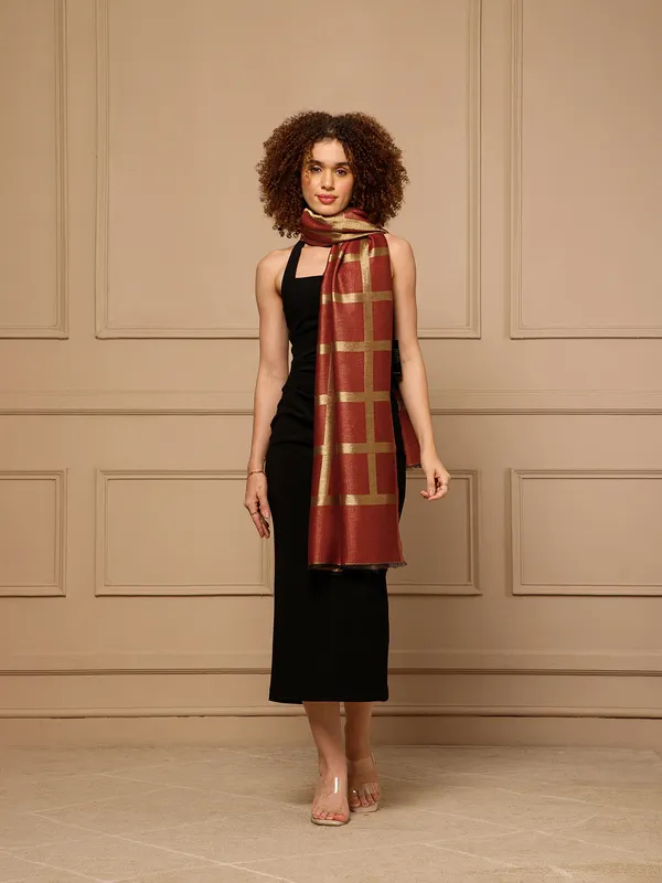 Red_Checked_Stole_for_Women