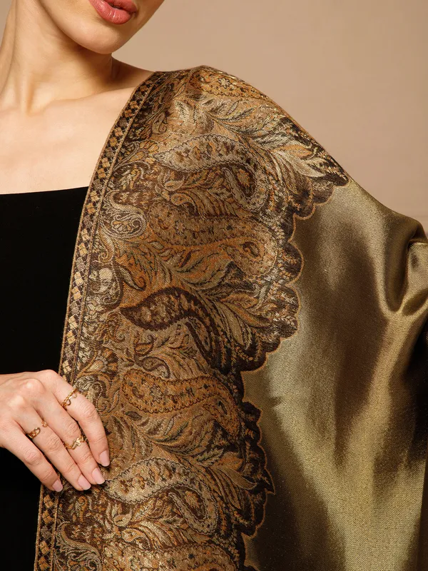 Gold_Paisley_Dupatta_For_Women