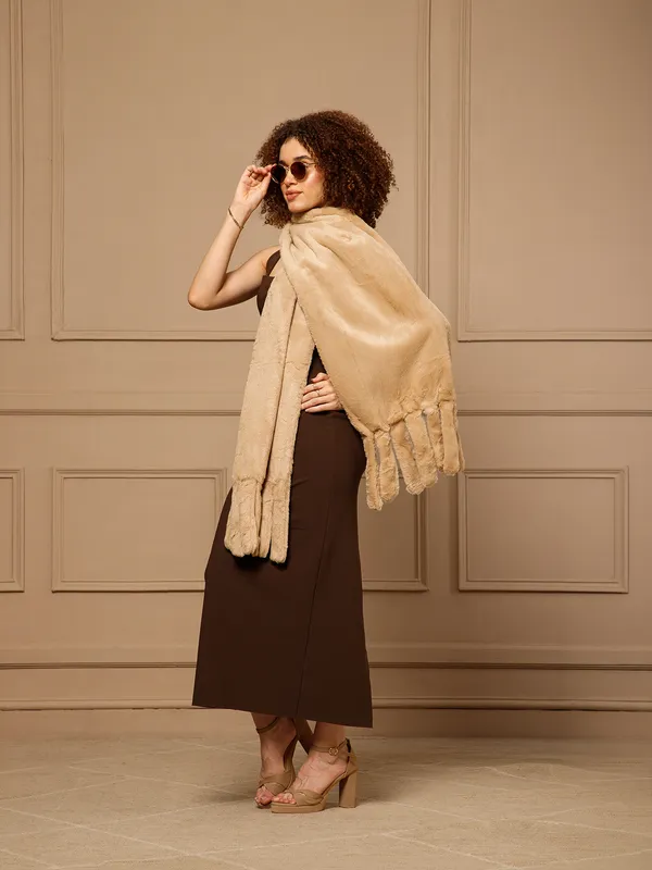 Beige_Faux_Fur_Wrap_Scarf_for_Women