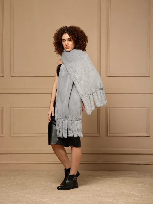 Grey_Textured_Wrap_Scarf_for_Women