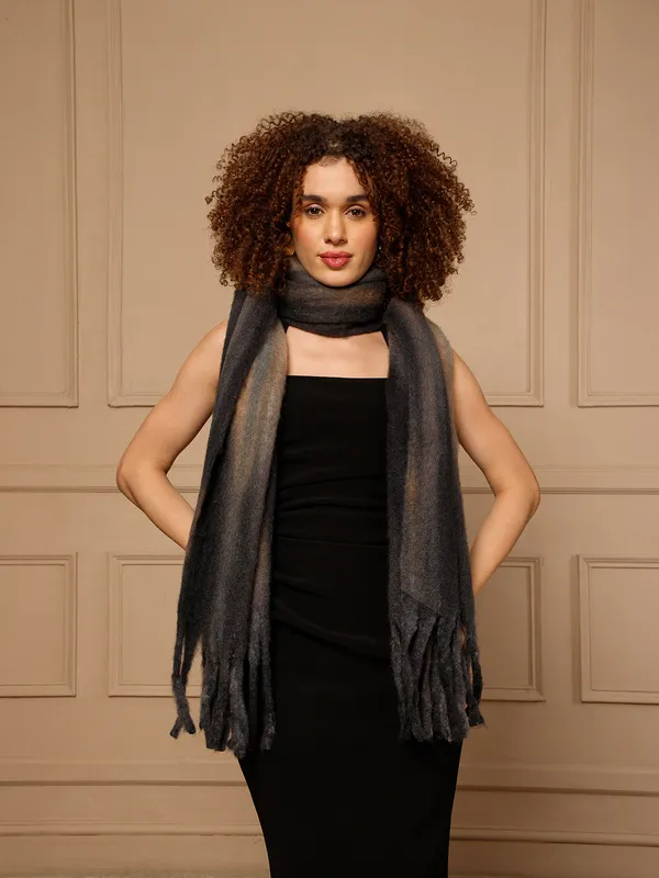 Black_Striped_Fringe_Shawl_for_Women