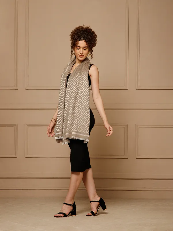 Beige_Geometric_Print_Open_Front_Shrug_for_Women