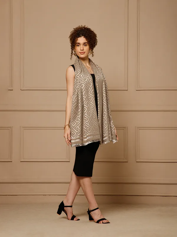 Beige_Geometric_Print_Open_Front_Shrug_for_Women