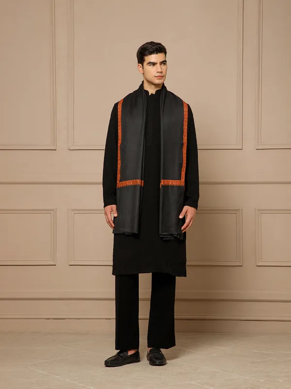Black_Embroidered_Kurta_Pajama_Set_for_Men