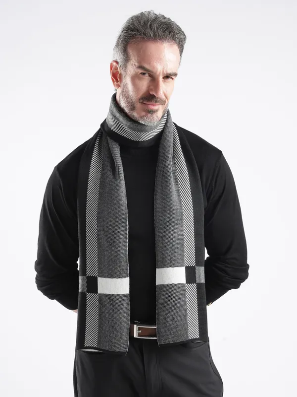 Black_Grey_Checked_Muffer_for_Men