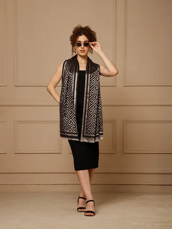 Black_Cashmere_Geometric_Stole_for_Women