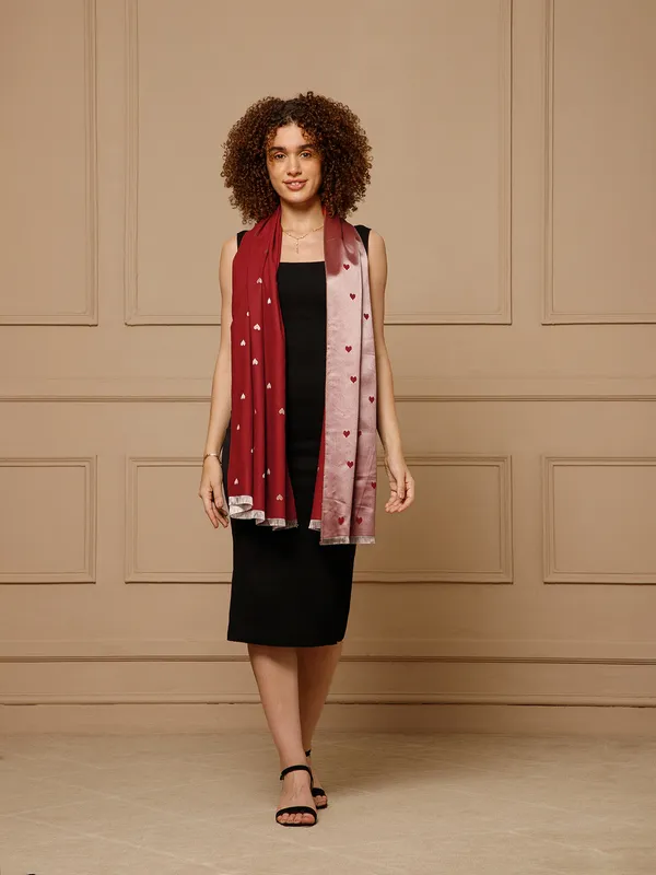 Black_Bodycon_Midi_Dress_With_Red_Printed_Stole_for_Women