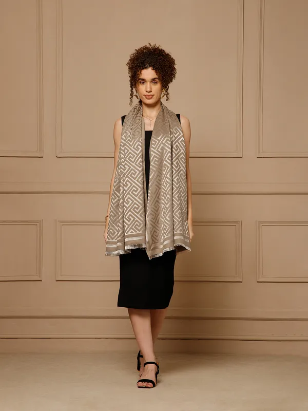 Beige_Geometric_Print_Open_Front_Shrug_for_Women