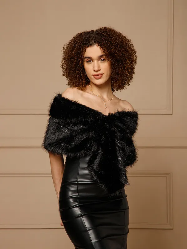 Black_Faux_Fur_Wrap_For_Women